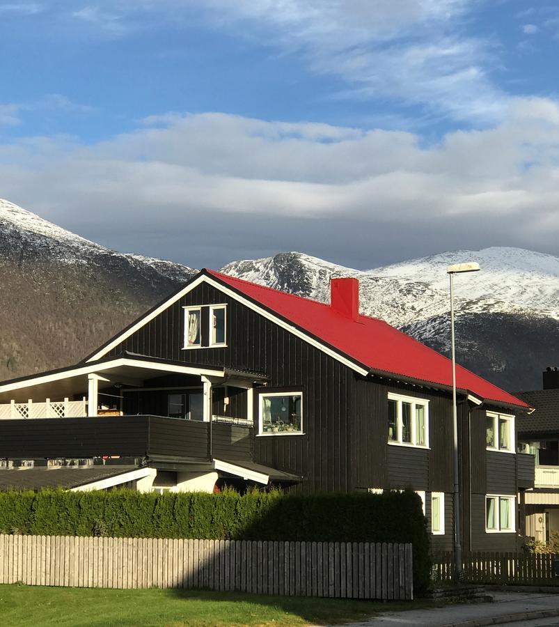 Villa Andalsnes Exterior photo