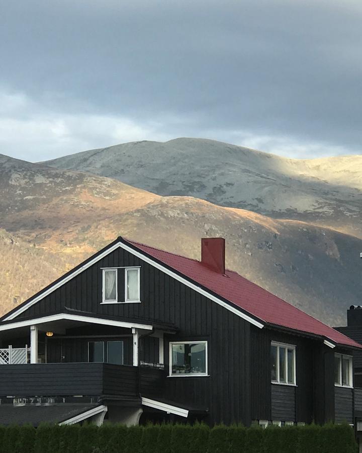 Villa Andalsnes Exterior photo